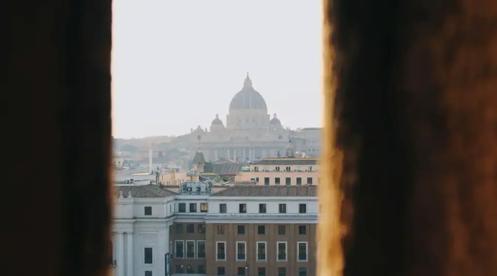Basilica di San Pietro vista da un’apertura di Castel Sant’Angelo