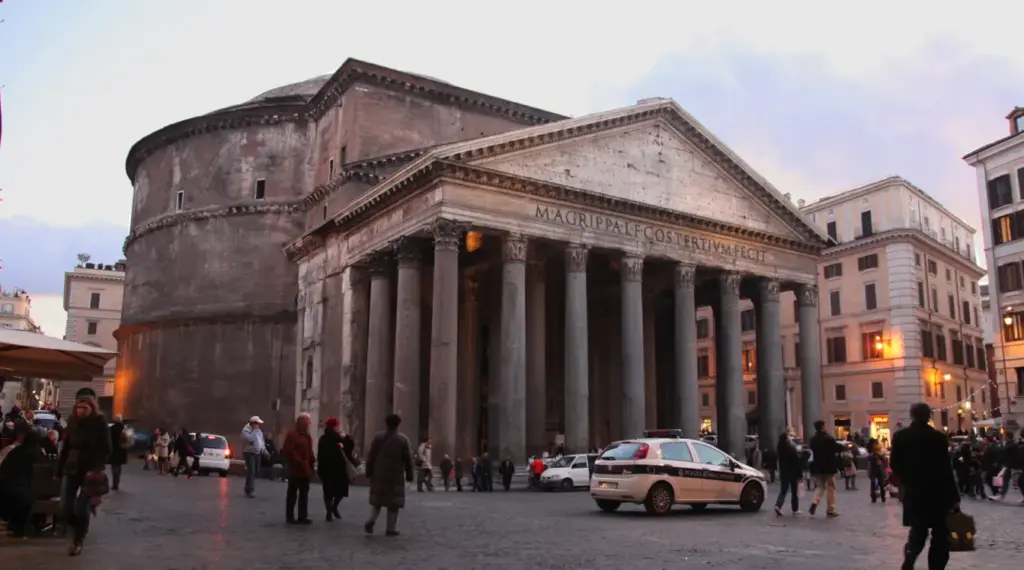 Pantheon and Piazza della Rotonda at dusk in Rome